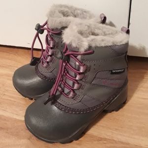 Columbia waterproof boots size 8 NWOT